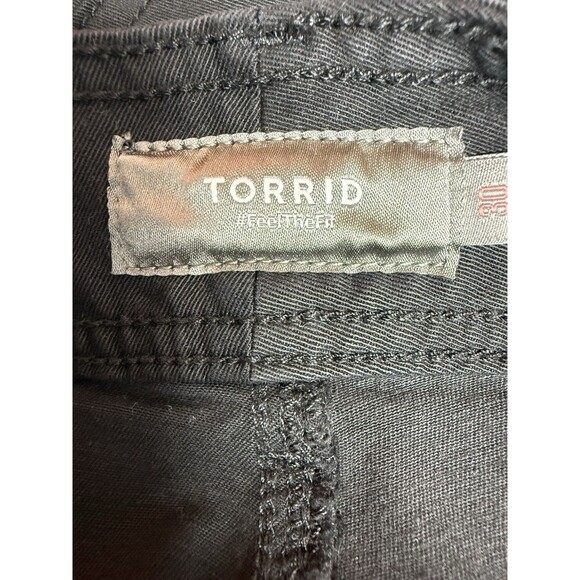 Torrid Womens Black Cuffed Shorts Size 30 - Picture 5 of 9